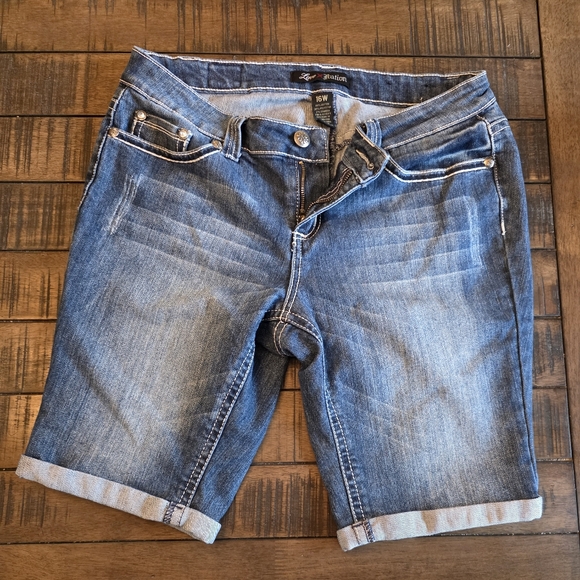 Love Nation Blue Jean Shorts - Picture 4 of 4